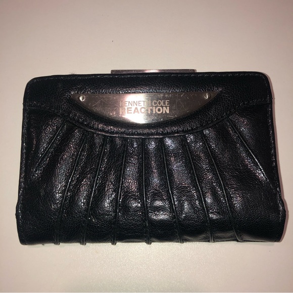 Kenneth Cole Reaction Wallet Womens - Picture 5 of 6